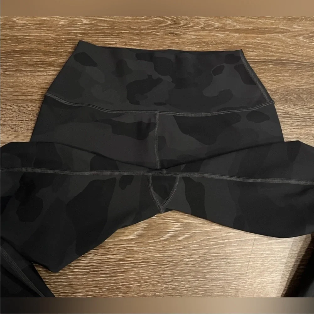 ALO Yoga | High-Waist Full Length Camo Vapor Leggings Size Large